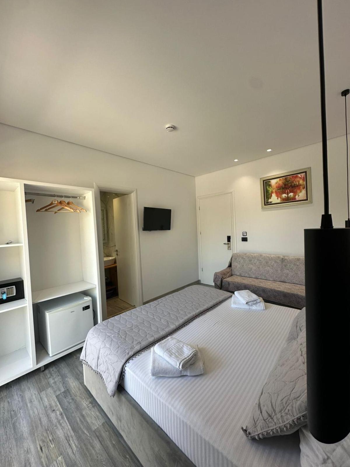 Luxury Villa Alisja Sarande With Private Beach Exterior foto